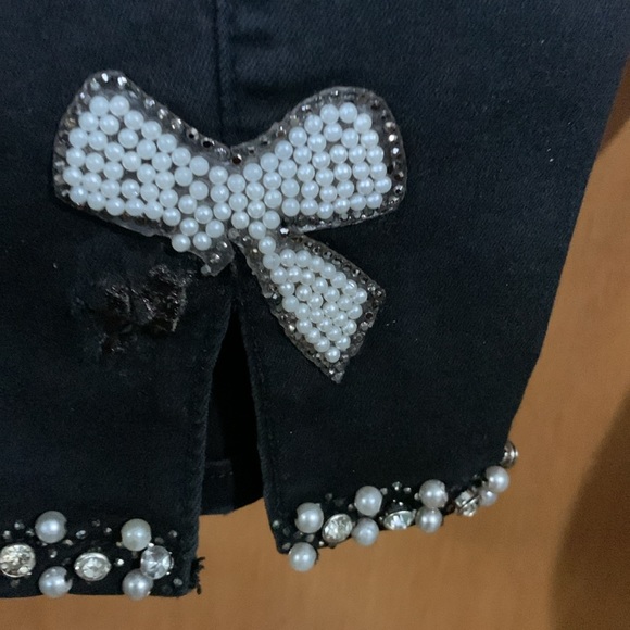 Frank Lyman jeans - pearls, studs and embellishments on bottom - stretchy - Picture 4 of 6